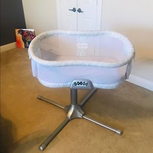 Halo Bassinest - Bassinet Brand new